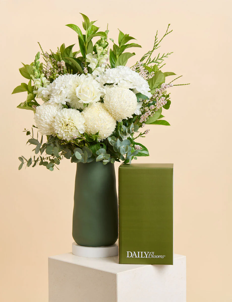 Extra Large White + a vase! - Image 4