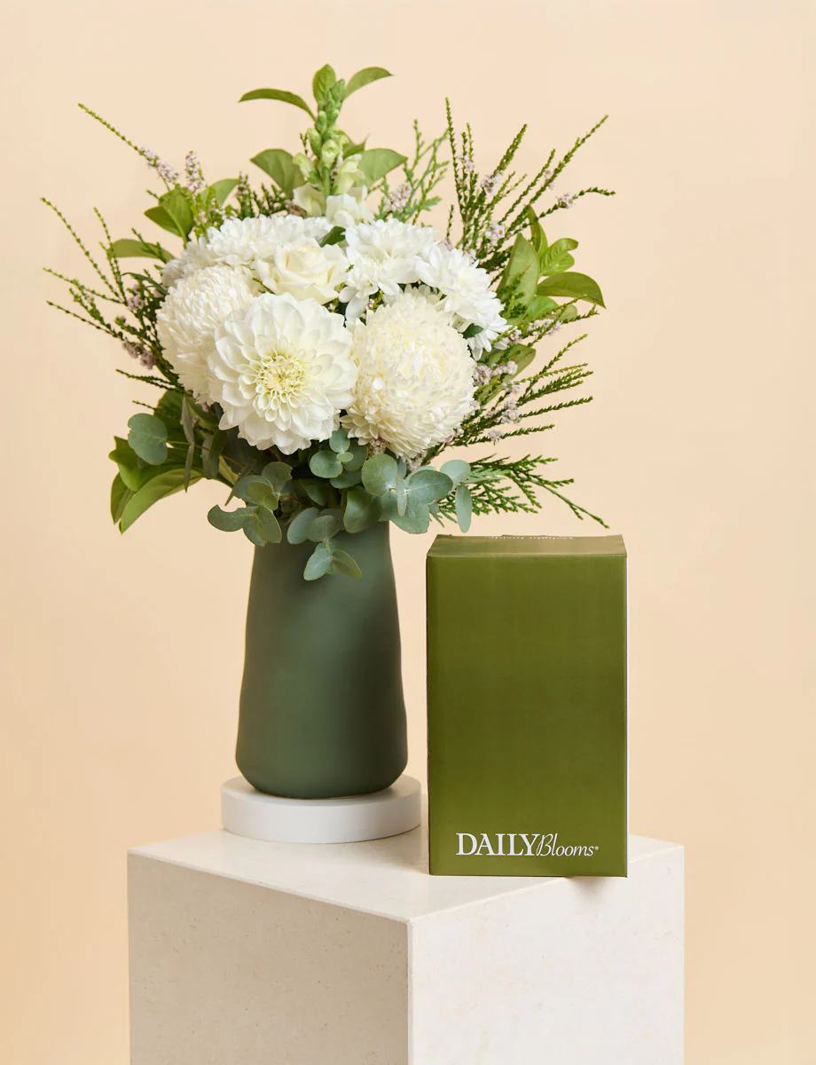 Medium White + a vase! - Image 3